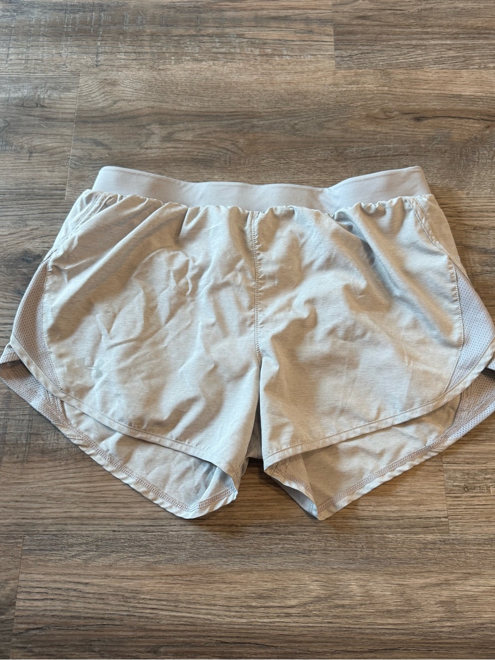 Under Armour Loose Women’s Athletic Short size Medium